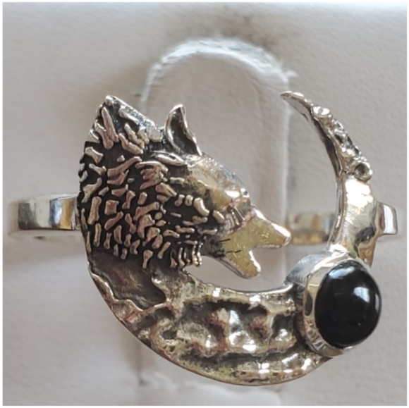 Jewelry - Genuine Onyx Wolf Howling Ring Size 9